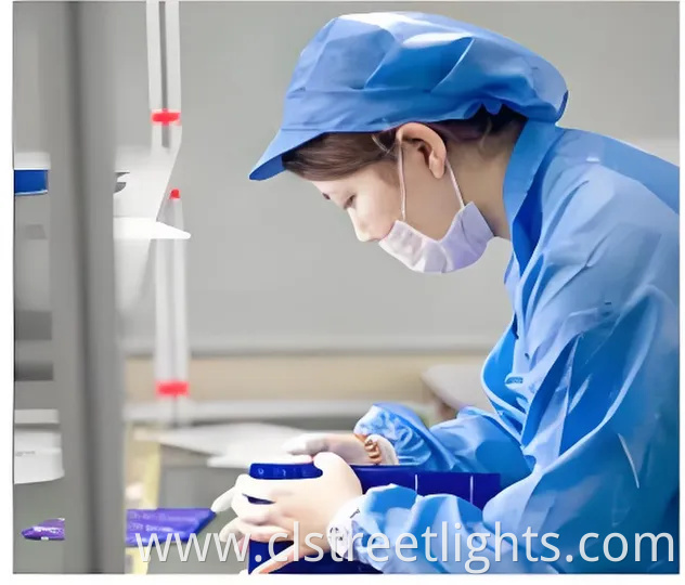 100W High-Efficiency Monocrystalline Silicon Portable Foldable Solar Panel Camping Table IP68 Waterproof